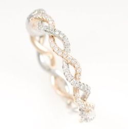 iweddingstuff:  White-rose gold eternity band