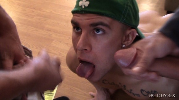 jocklicker:  For more hot jocks, footwear, abs, butts, cocks and gay sexFollow me: http://jocklicker.tumblr.com/Enjoy