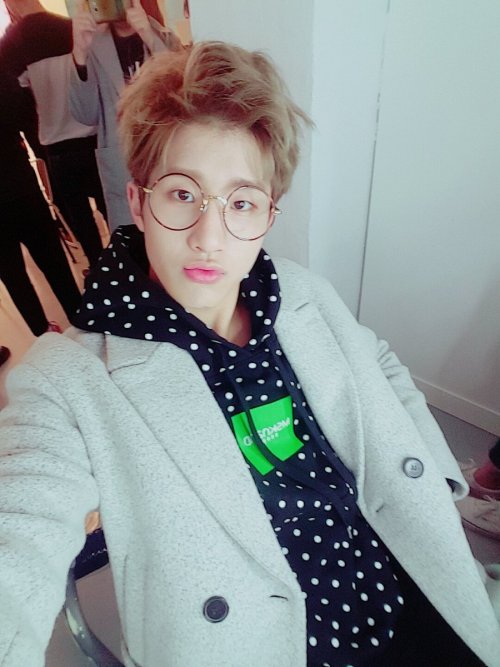 Sex slaymyseoul:  Astro in glasses: Gotta catch’em pictures