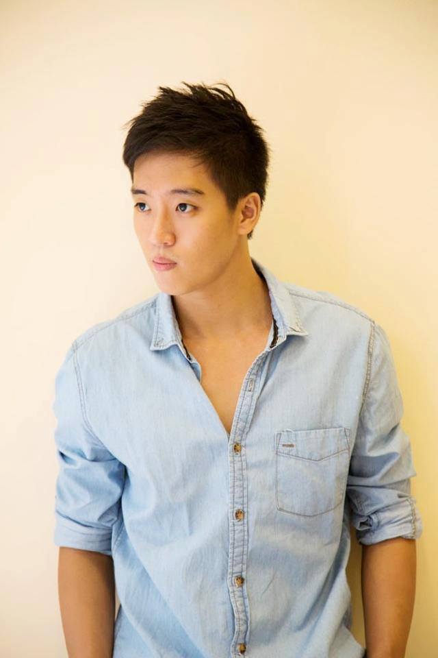 uniformsg:  hot sg boy   Who is he?