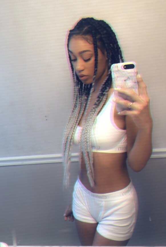 melaninmedicine:  no ass but still kinda cute