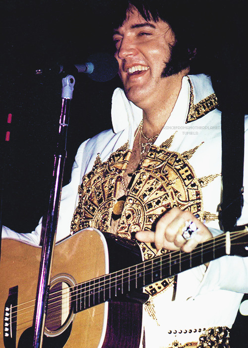 princefromanotherplanet:  Elvis Presley on tour, 1977.