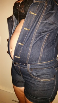 maxxy-b:Well… the button and the zipper