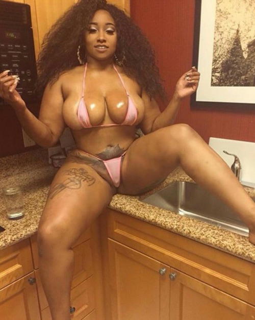 XXX nuffsed69: Thick & Sexy 😋 photo