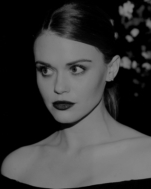 Holland Roden - Page 2 Tumblr_oo90bj86cd1w8udz9o1_500