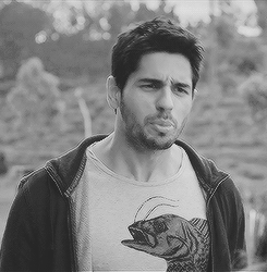isakeena-pak:  Sidharth Malhotra (As  Arjun Kapoor  ) 