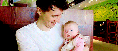 demonphannie: *softest voice ever* helloooo