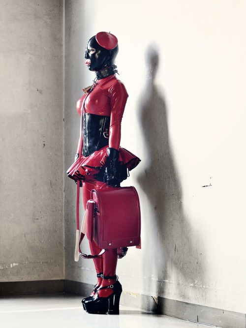 Porn sutiblr:  Red rubber mannequin  photos