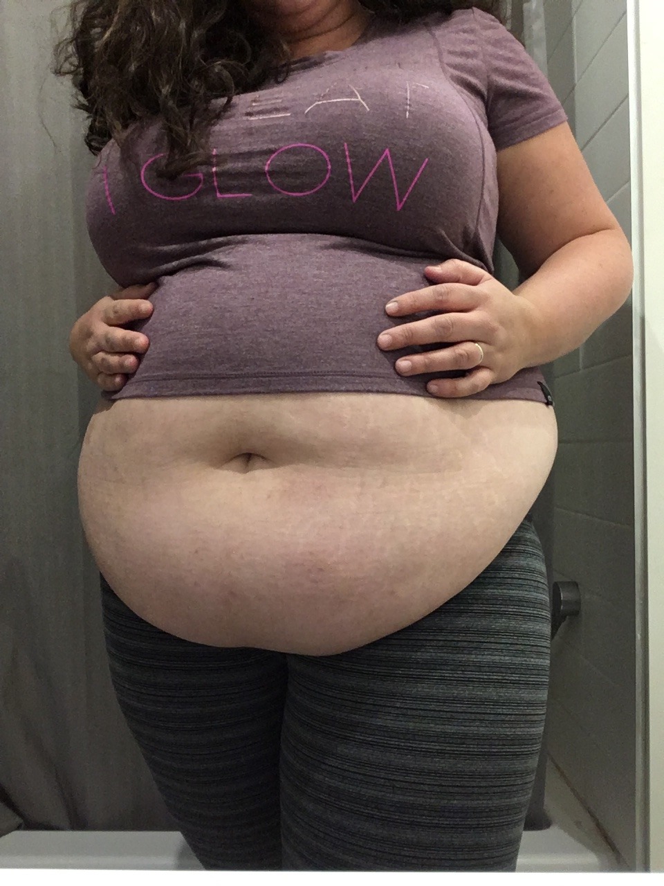 f-b-a-l:  kyl1kk1:  As requested - my belly in a size L shirt. Definitely heard some
