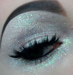 Thildasbeinhaus:decided To Wear Just A Bunch Of Glitter Today ^^ 