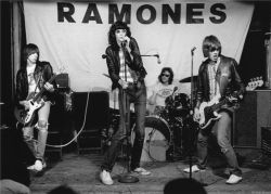 nobouchan:    Ramones, NYC, 1975  