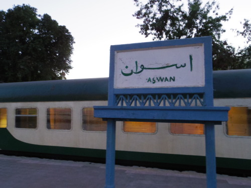 My trip in Egypt -High Dam, the unfinished oblisk and night train to Giza-アブシンベル神殿からアスワン市内までは車で３時間。前