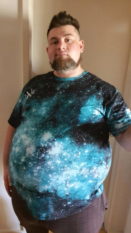 foopyfoopz:  feels weird to go up to 4xl and not wear a tee that is skin tight (yet)