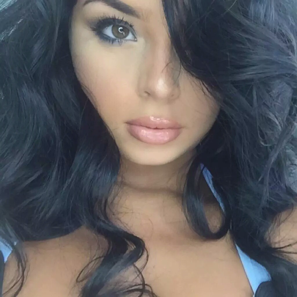 shownomercy86:  Demi Rose Mawby