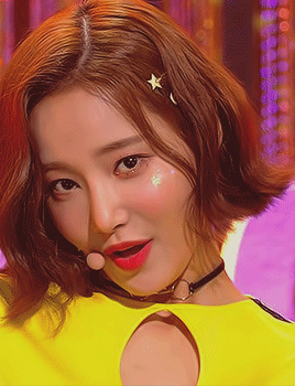 femaleidols:  yeonwoo // i’m so hot (190322)