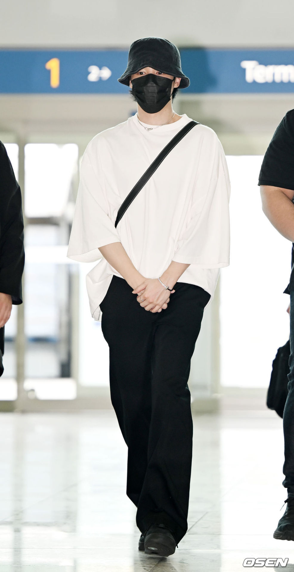 Jimin airport fashion appropriate post.