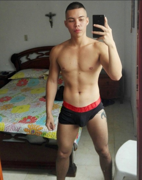 famositicos:Rico este cabron….