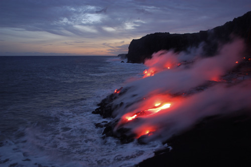 nubbsgalore:  kilauea, one of the most active volcanoes on earth, has erupted continuously from its pu’u o’o vent since 1983, moving across hawaii’s big island into the ocean.  for the last four months, lava has been slowly oozing toward the pahoa