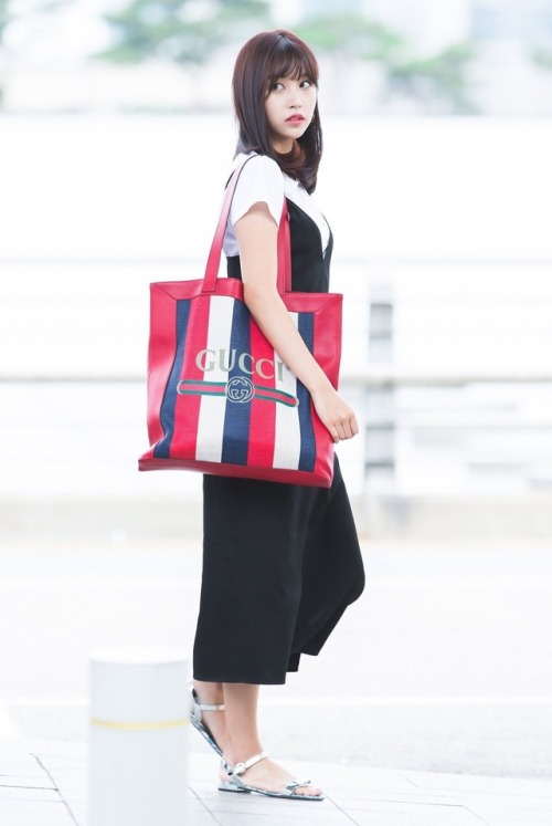 Twice - Airport Fashion - Summer 2018   Follow Viviane Fashion for more K-Style