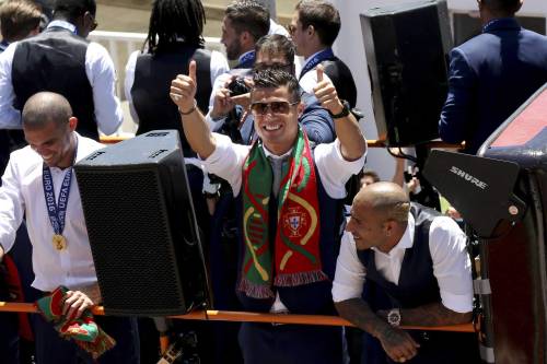 all-about-cr7 - The champions are welcomed in Lisbon, 11.07.16