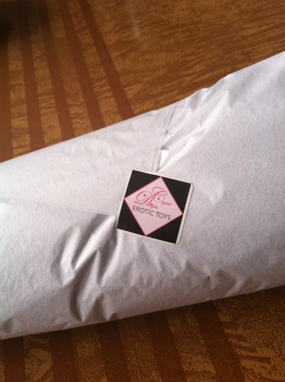 littlemissnebula:  Darker than I expected - going to look killer ❤   http://www.toywillow.com/product/CNVVA-CMTP2-T08/crystal-minx-solid-black-fox-tail-plug