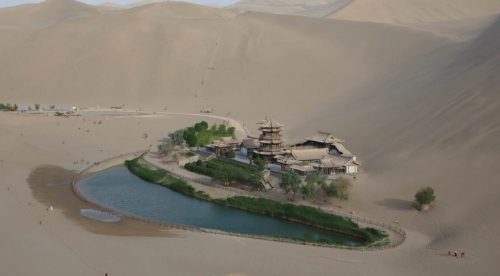 tropicale-moderne: Desert Oases Crescent Lake, Dunghuang, Gansu province, China. 月牙泉, 敦煌市, 甘肃省.