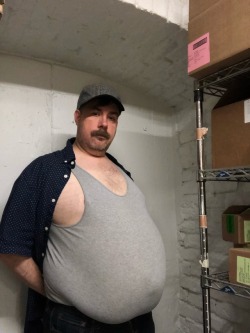 thezomxxl:  The belly is coming back.