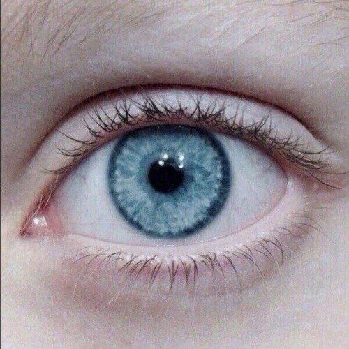 TWILLIGHT AU, LUNA LOVEGOOD AS A HALF VAMPIRE