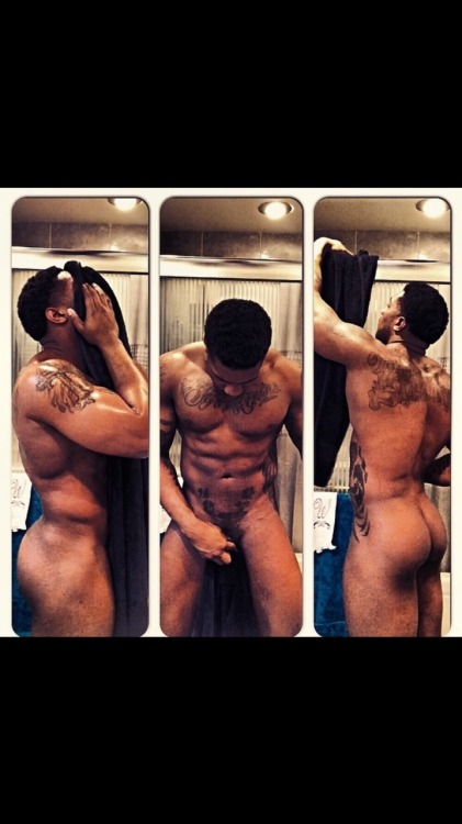 watchandstare:Another dude I follow on Instagram. He’s one of the sexiest men in Chicago. I love to see him at the gym