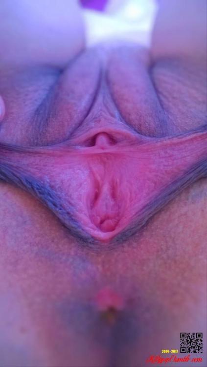 pussytongues: Beautiful submission from our longtime friends @kilippcpl !! Love those ultraviolet pussytongues in there! Thank you, and I can’t wait to see more!! 