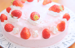 -kokoro:  handmade birthday cake (by tepe777)