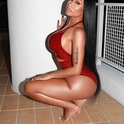 jfc223:  @nickiminaj #pies #pied #pieds #piedini