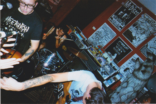 uniicore:  matthewvernon:  Joyce Manor, Blackwire RecordsSept 2013  Siena u were there omg!! 