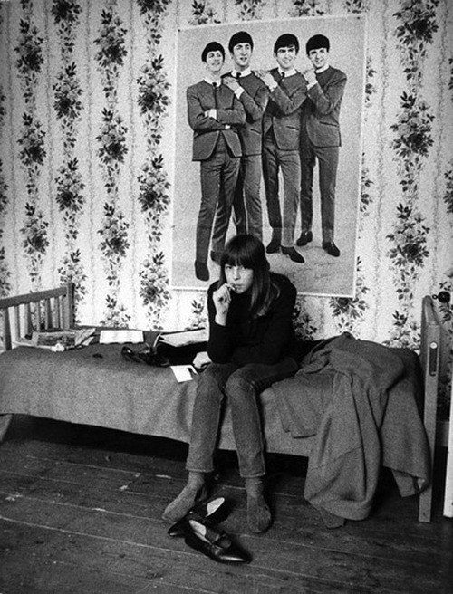 Porn the60sbazaar:  Beatles fan in her London photos