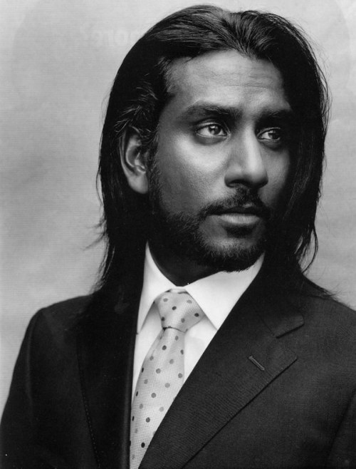 uomini-belli:Naveen Andrews