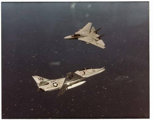 flytofight:  Amazing dash-2 merge photographs with aggressors. 