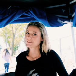 lostgirlgifs:  Rachieskarsten: She’s so fly: Zoie Palmer appreciation in this #LostGirl behind the scenes tasty treat for you  