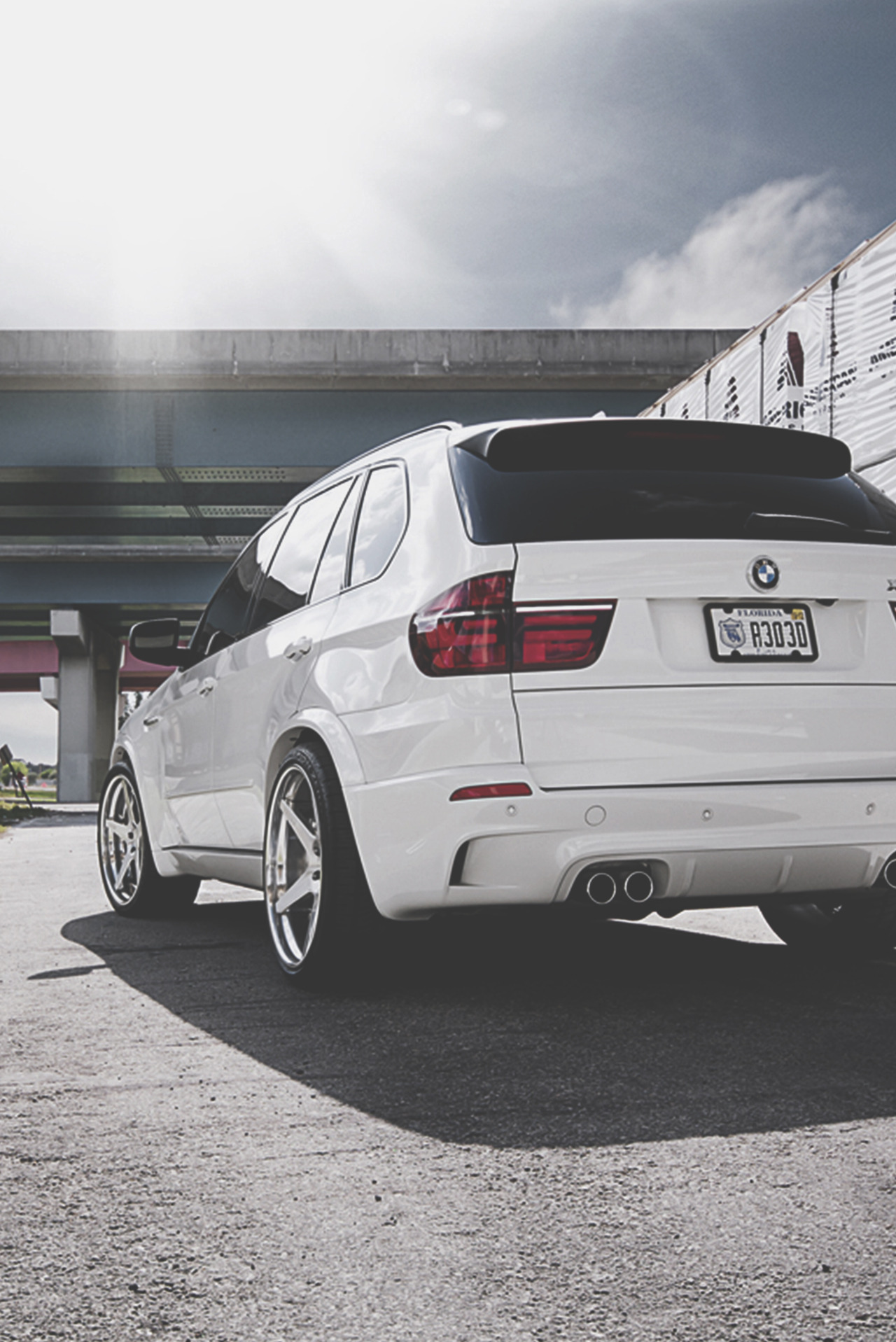 bashum:  X5M | Flickr