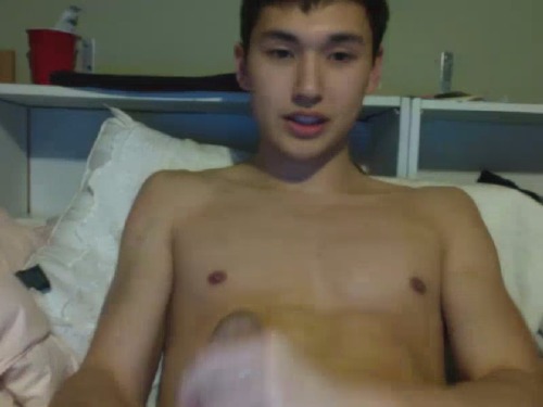 asian1cutie: fuckyeahfuckstory: Cute and horny boy. Cute