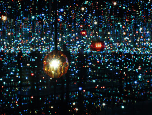 ap-artmemories:  ‘Infinity Mirrored Room - The Souls of Millions of Light Years Away’ - Yayoi Kusama - David Zwirner Gallery, New York, USA 