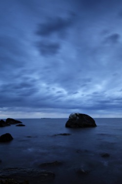 llbwwb:  (via 500px / BlueHour by Trond Eriksen)