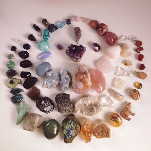 saepphire:  travel-as-a-happy-hippie:  gypsylolita:  Crystal Visions  ~Let’s chill in my Hippi