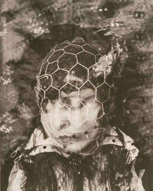 hauntedbystorytelling:Gertrud Arndt :: Masked Self-Portrait number 16, circa 1930 / source: ste