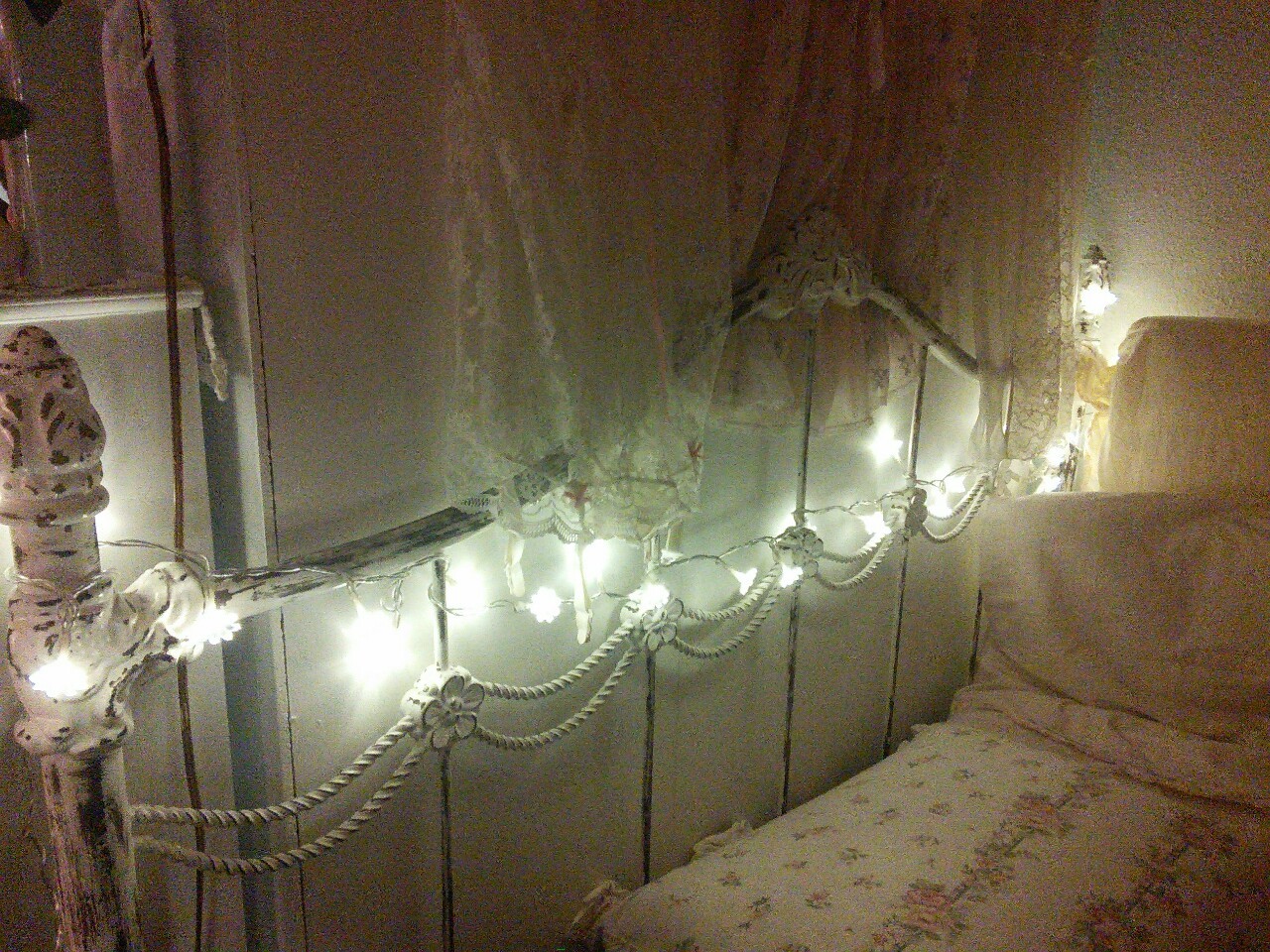 iwishiwasafairy:  My room 