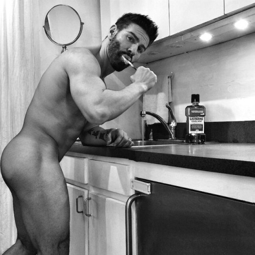 Hot Hunks & Big Bubble Butts 2.0