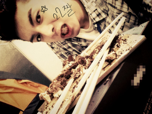 bewithhistory:  [TWITTER POST] 130918 Jae Ho It’s the 17th and today’s my birthday. After the recording ended, I still had 6 hours so I went to sleep. They left to quickly prepare for the birthday party Ah and at 12 today the members surprised me
