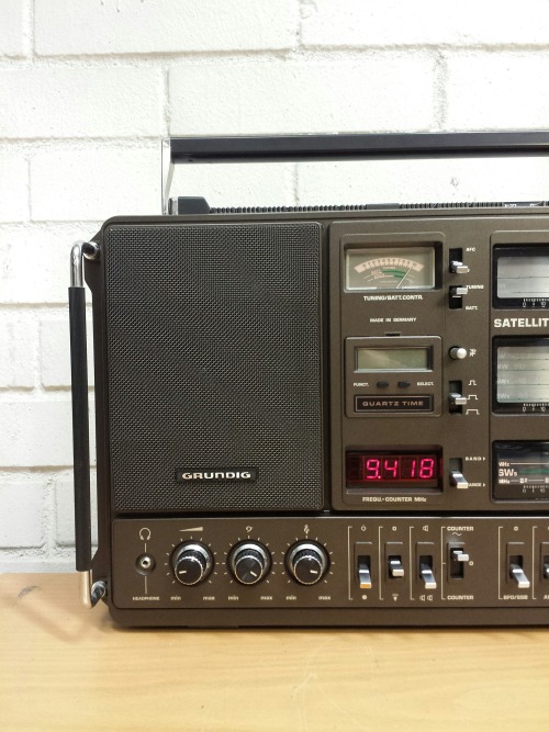 Grundig Satellit 3400 Professional Shortwave Receiver, 1978