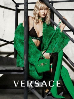 messgala:  Karlie Kloss for Versace A/W 15