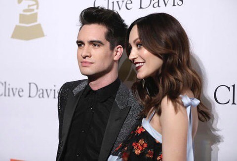 actualbrendonurie:sarahurie: His face tho. My angel.