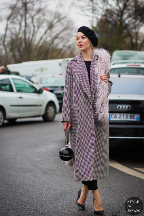 ulyanastreetgame:Ulyana Sergeenko attending the Dior Homme Fall 2016 show during Paris Fashion Week,